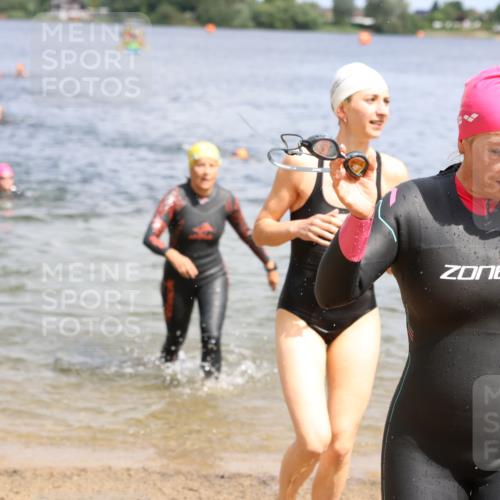 16.06.2024 - 26. Vierlanden-Triathlon Strokosch-Dieckow http://msf.ph/oto/6338941 16.06.2024 11:18:33 Schwimmen 475, 481, 486, 490, 493, 562, 582, 585, 592, 619, 629, 475, 481, 486, 490, 493, 562, 582, 585, 592, 619, 629 meine-sportfotos.de