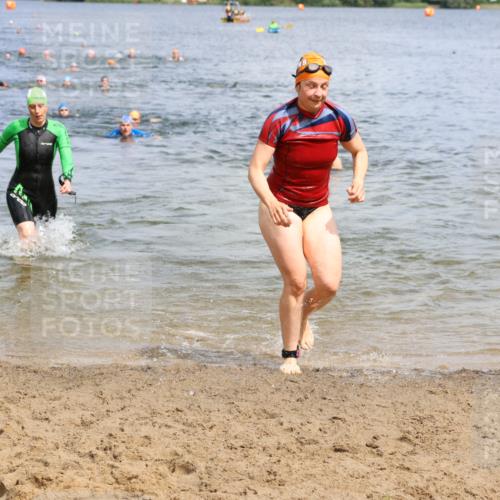 16.06.2024 - 26. Vierlanden-Triathlon Strokosch-Dieckow http://msf.ph/oto/6338965 16.06.2024 11:18:50 Schwimmen 486, 490, 491, 493, 529, 565, 576, 598, 618, 633, 486, 490, 491, 493, 529, 565, 576, 598, 618, 633 meine-sportfotos.de