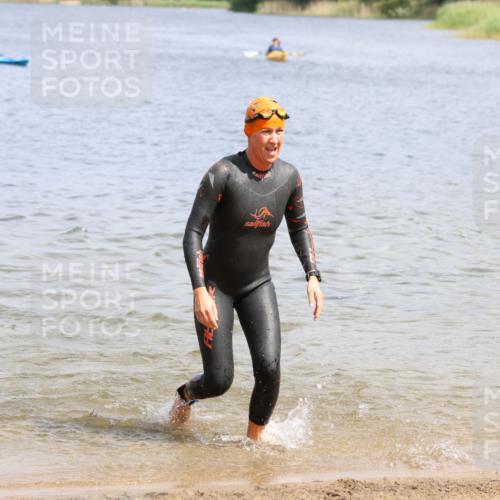 16.06.2024 - 26. Vierlanden-Triathlon Strokosch-Dieckow http://msf.ph/oto/6339030 16.06.2024 11:19:50 Schwimmen 498, 501, 527, 536, 554, 575, 632, 643, 498, 501, 527, 536, 554, 575, 632, 643 meine-sportfotos.de