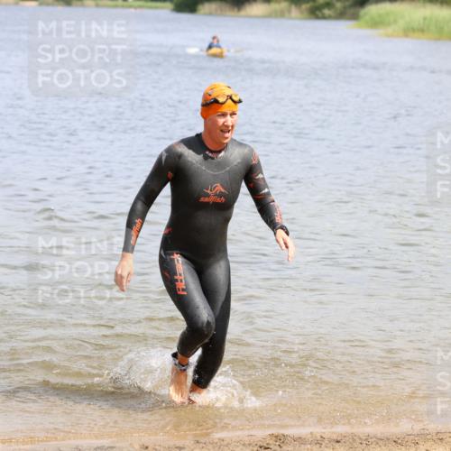 16.06.2024 - 26. Vierlanden-Triathlon Strokosch-Dieckow http://msf.ph/oto/6339031 16.06.2024 11:19:50 Schwimmen 498, 501, 527, 536, 554, 575, 632, 643, 498, 501, 527, 536, 554, 575, 632, 643 meine-sportfotos.de