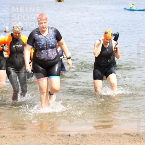 16.06.2024 - 26. Vierlanden-Triathlon Strokosch-Dieckow http://msf.ph/oto/6339035 16.06.2024 11:19:52 Schwimmen 498, 501, 515, 517, 527, 536, 547, 554, 575, 588, 623, 632, 643, 498, 501, 515, 517, 527, 536, 547, 554, 575, 588, 623, 632, 643 meine-sportfotos.de
