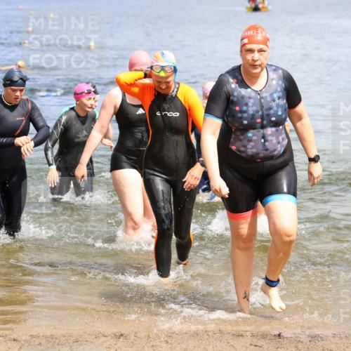 16.06.2024 - 26. Vierlanden-Triathlon Strokosch-Dieckow http://msf.ph/oto/6339036 16.06.2024 11:19:53 Schwimmen 498, 501, 515, 517, 527, 536, 539, 547, 554, 575, 588, 623, 632, 643, 498, 501, 515, 517, 527, 536, 539, 547, 554, 575, 588, 623, 632, 643 meine-sportfotos.de