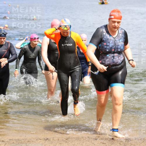 16.06.2024 - 26. Vierlanden-Triathlon Strokosch-Dieckow http://msf.ph/oto/6339038 16.06.2024 11:19:53 Schwimmen 498, 501, 515, 517, 527, 536, 539, 547, 554, 575, 588, 623, 632, 643, 498, 501, 515, 517, 527, 536, 539, 547, 554, 575, 588, 623, 632, 643 meine-sportfotos.de