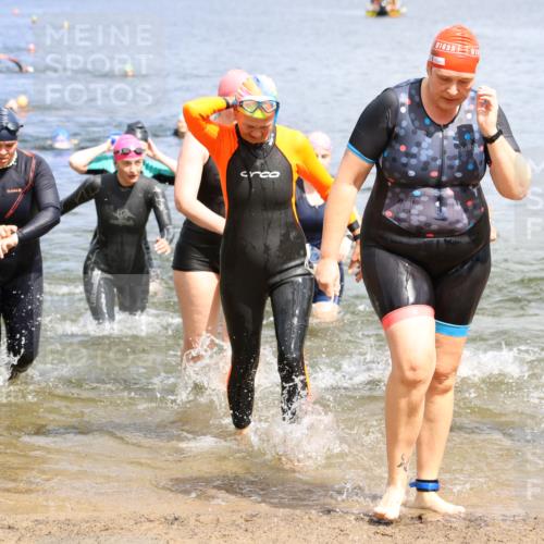 16.06.2024 - 26. Vierlanden-Triathlon Strokosch-Dieckow http://msf.ph/oto/6339040 16.06.2024 11:19:53 Schwimmen 498, 501, 515, 517, 527, 536, 539, 547, 554, 575, 588, 623, 632, 643, 498, 501, 515, 517, 527, 536, 539, 547, 554, 575, 588, 623, 632, 643 meine-sportfotos.de