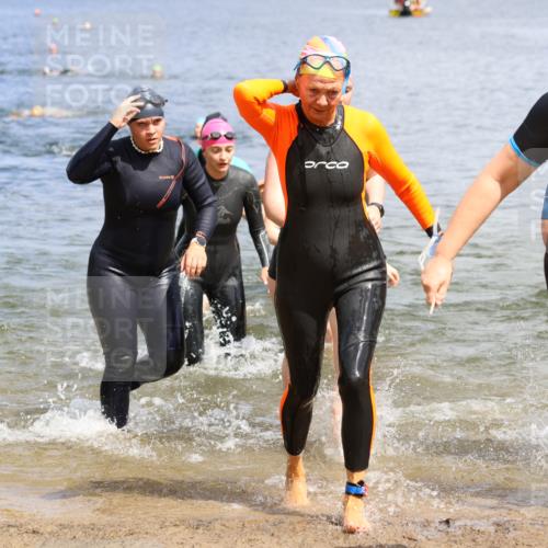 16.06.2024 - 26. Vierlanden-Triathlon Strokosch-Dieckow http://msf.ph/oto/6339041 16.06.2024 11:19:55 Schwimmen 498, 501, 515, 517, 527, 536, 539, 547, 554, 572, 573, 575, 588, 623, 632, 643, 498, 501, 515, 517, 527, 536, 539, 547, 554, 572, 573, 575, 588, 623, 632, 643 meine-sportfotos.de