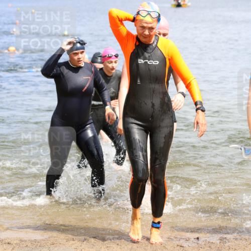 16.06.2024 - 26. Vierlanden-Triathlon Strokosch-Dieckow http://msf.ph/oto/6339043 16.06.2024 11:19:55 Schwimmen 498, 501, 515, 517, 527, 536, 539, 547, 554, 572, 573, 575, 588, 623, 632, 643, 498, 501, 515, 517, 527, 536, 539, 547, 554, 572, 573, 575, 588, 623, 632, 643 meine-sportfotos.de