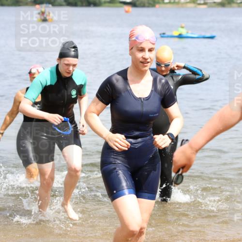 16.06.2024 - 26. Vierlanden-Triathlon Strokosch-Dieckow http://msf.ph/oto/6339047 16.06.2024 11:19:58 Schwimmen 498, 501, 515, 517, 527, 539, 547, 553, 554, 572, 573, 575, 588, 623, 632, 498, 501, 515, 517, 527, 539, 547, 553, 554, 572, 573, 575, 588, 623, 632 meine-sportfotos.de