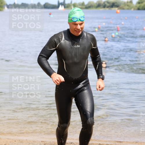 16.06.2024 - 26. Vierlanden-Triathlon Strokosch-Dieckow http://msf.ph/oto/6339058 16.06.2024 11:20:09 Schwimmen 444, 515, 517, 539, 547, 553, 572, 573, 575, 588, 623, 632, 444, 515, 517, 539, 547, 553, 572, 573, 575, 588, 623, 632 meine-sportfotos.de