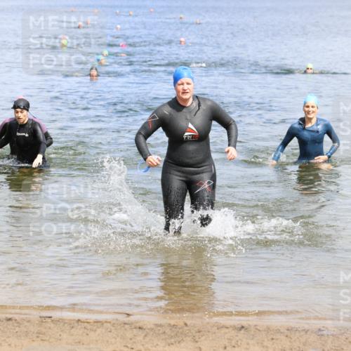 16.06.2024 - 26. Vierlanden-Triathlon Strokosch-Dieckow http://msf.ph/oto/6339060 16.06.2024 11:20:15 Schwimmen 444, 524, 546, 551, 553, 561, 572, 444, 524, 546, 551, 553, 561, 572 meine-sportfotos.de