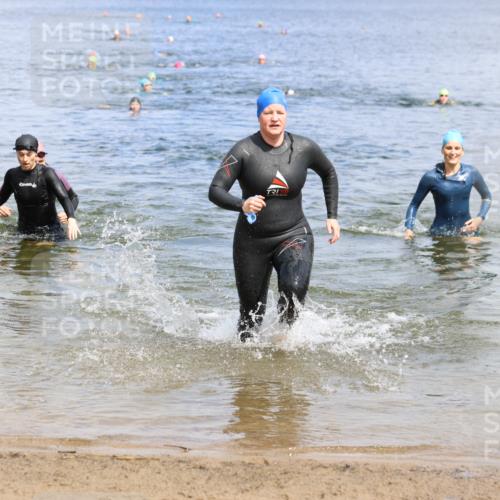 16.06.2024 - 26. Vierlanden-Triathlon Strokosch-Dieckow http://msf.ph/oto/6339061 16.06.2024 11:20:15 Schwimmen 444, 524, 546, 551, 553, 561, 572, 444, 524, 546, 551, 553, 561, 572 meine-sportfotos.de