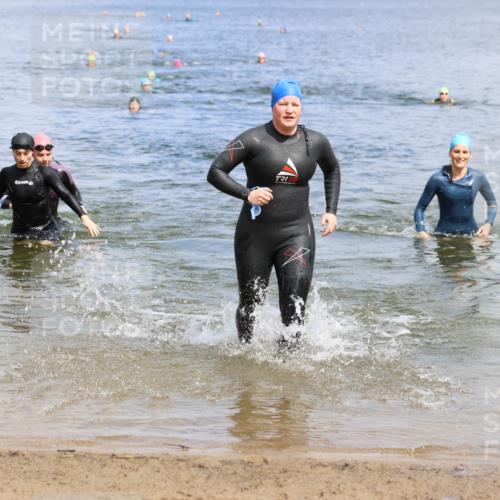 16.06.2024 - 26. Vierlanden-Triathlon Strokosch-Dieckow http://msf.ph/oto/6339062 16.06.2024 11:20:15 Schwimmen 444, 524, 546, 551, 553, 561, 572, 444, 524, 546, 551, 553, 561, 572 meine-sportfotos.de