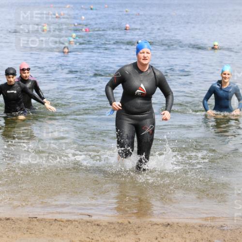 16.06.2024 - 26. Vierlanden-Triathlon Strokosch-Dieckow http://msf.ph/oto/6339063 16.06.2024 11:20:15 Schwimmen 444, 524, 546, 551, 553, 561, 572, 444, 524, 546, 551, 553, 561, 572 meine-sportfotos.de