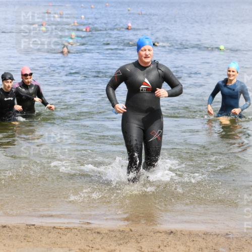 16.06.2024 - 26. Vierlanden-Triathlon Strokosch-Dieckow http://msf.ph/oto/6339065 16.06.2024 11:20:15 Schwimmen 444, 524, 546, 551, 553, 561, 572, 444, 524, 546, 551, 553, 561, 572 meine-sportfotos.de
