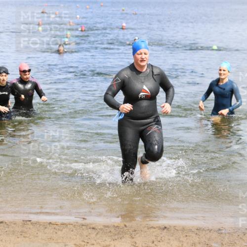 16.06.2024 - 26. Vierlanden-Triathlon Strokosch-Dieckow http://msf.ph/oto/6339066 16.06.2024 11:20:15 Schwimmen 444, 524, 546, 551, 553, 561, 572, 444, 524, 546, 551, 553, 561, 572 meine-sportfotos.de