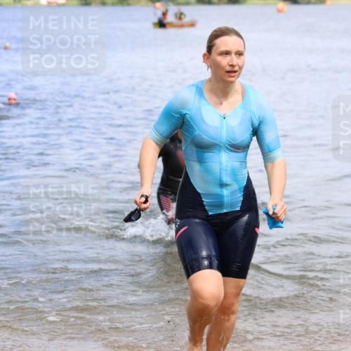 16.06.2024 - 26. Vierlanden-Triathlon Strokosch-Dieckow http://msf.ph/oto/6339088 16.06.2024 11:20:53 Schwimmen 342, 476, 593, 605, 342, 476, 593, 605 meine-sportfotos.de