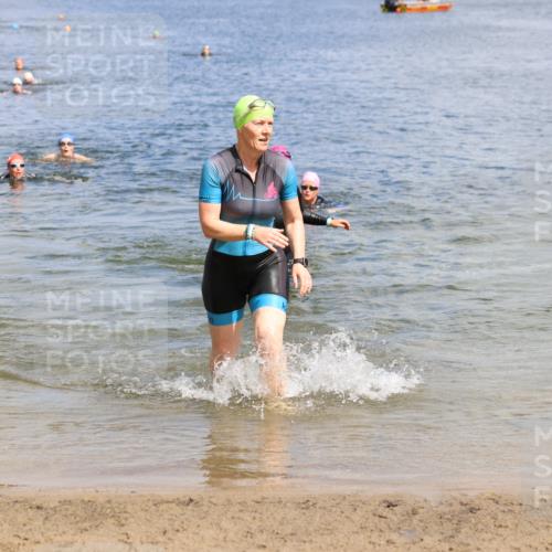 16.06.2024 - 26. Vierlanden-Triathlon Strokosch-Dieckow http://msf.ph/oto/6339099 16.06.2024 11:21:11 Schwimmen 495, 571, 495, 571 meine-sportfotos.de