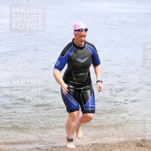 16.06.2024 - 26. Vierlanden-Triathlon Strokosch-Dieckow http://msf.ph/oto/6339105 16.06.2024 11:21:21 Schwimmen 518, 571, 590, 518, 571, 590 meine-sportfotos.de