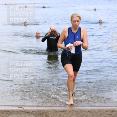 16.06.2024 - 26. Vierlanden-Triathlon Strokosch-Dieckow http://msf.ph/oto/6339123 16.06.2024 11:21:56 Schwimmen 552, 552 meine-sportfotos.de