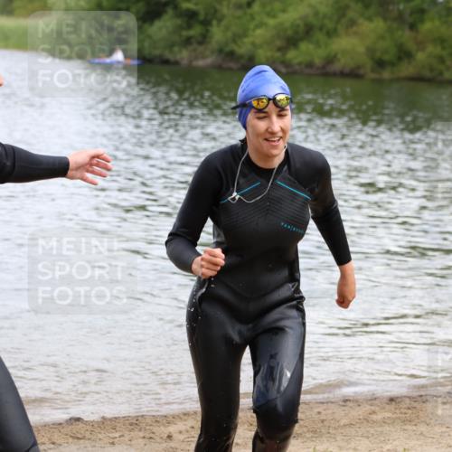 16.06.2024 - 26. Vierlanden-Triathlon Strokosch-Dieckow http://msf.ph/oto/6339146 16.06.2024 11:22:30 Schwimmen 268, 516, 525, 268, 516, 525 meine-sportfotos.de