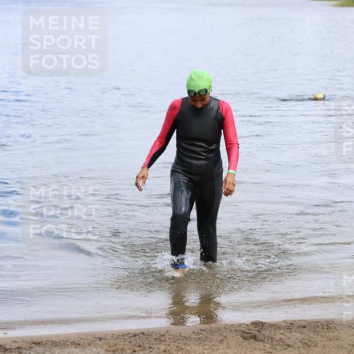 16.06.2024 - 26. Vierlanden-Triathlon Strokosch-Dieckow http://msf.ph/oto/6339149 16.06.2024 11:23:16 Schwimmen  meine-sportfotos.de