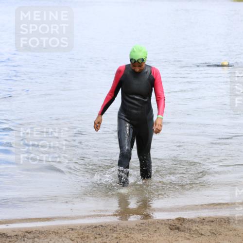 16.06.2024 - 26. Vierlanden-Triathlon Strokosch-Dieckow http://msf.ph/oto/6339150 16.06.2024 11:23:16 Schwimmen  meine-sportfotos.de