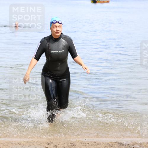 16.06.2024 - 26. Vierlanden-Triathlon Strokosch-Dieckow http://msf.ph/oto/6339165 16.06.2024 11:23:29 Schwimmen 613, 614, 634, 613, 614, 634 meine-sportfotos.de