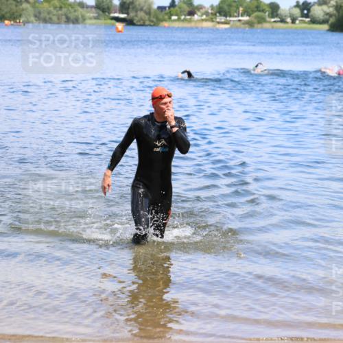 16.06.2024 - 26. Vierlanden-Triathlon Strokosch-Dieckow http://msf.ph/oto/6339204 16.06.2024 11:50:41 Schwimmen 701, 701 meine-sportfotos.de