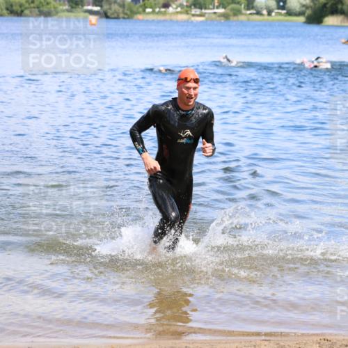 16.06.2024 - 26. Vierlanden-Triathlon Strokosch-Dieckow http://msf.ph/oto/6339208 16.06.2024 11:50:41 Schwimmen 701, 701 meine-sportfotos.de