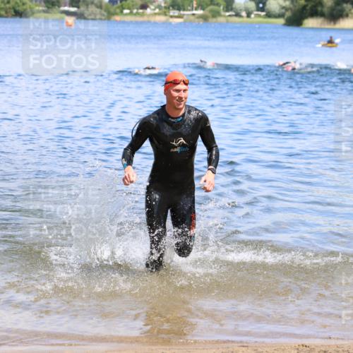 16.06.2024 - 26. Vierlanden-Triathlon Strokosch-Dieckow http://msf.ph/oto/6339210 16.06.2024 11:50:42 Schwimmen 701, 701 meine-sportfotos.de