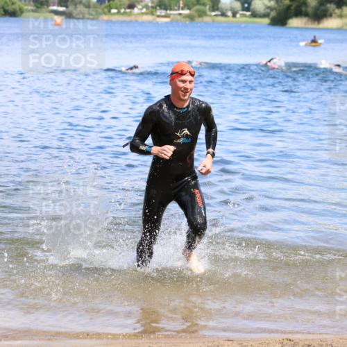 16.06.2024 - 26. Vierlanden-Triathlon Strokosch-Dieckow http://msf.ph/oto/6339211 16.06.2024 11:50:42 Schwimmen 701, 701 meine-sportfotos.de