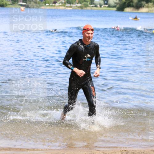 16.06.2024 - 26. Vierlanden-Triathlon Strokosch-Dieckow http://msf.ph/oto/6339212 16.06.2024 11:50:42 Schwimmen 701, 701 meine-sportfotos.de