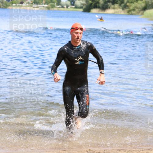 16.06.2024 - 26. Vierlanden-Triathlon Strokosch-Dieckow http://msf.ph/oto/6339216 16.06.2024 11:50:42 Schwimmen 701, 701 meine-sportfotos.de