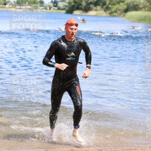 16.06.2024 - 26. Vierlanden-Triathlon Strokosch-Dieckow http://msf.ph/oto/6339217 16.06.2024 11:50:42 Schwimmen 701, 701 meine-sportfotos.de