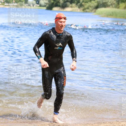 16.06.2024 - 26. Vierlanden-Triathlon Strokosch-Dieckow http://msf.ph/oto/6339218 16.06.2024 11:50:43 Schwimmen 701, 701 meine-sportfotos.de