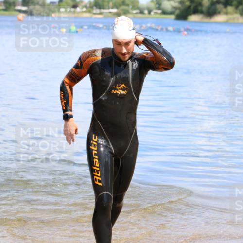 16.06.2024 - 26. Vierlanden-Triathlon Strokosch-Dieckow http://msf.ph/oto/6339244 16.06.2024 11:52:37 Schwimmen 664, 676, 664, 676 meine-sportfotos.de