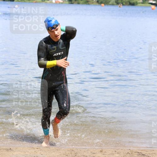 16.06.2024 - 26. Vierlanden-Triathlon Strokosch-Dieckow http://msf.ph/oto/6339253 16.06.2024 11:53:05 Schwimmen 693, 693 meine-sportfotos.de