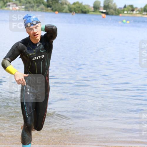 16.06.2024 - 26. Vierlanden-Triathlon Strokosch-Dieckow http://msf.ph/oto/6339257 16.06.2024 11:53:05 Schwimmen 693, 693 meine-sportfotos.de