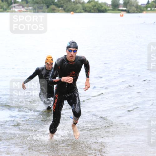 16.06.2024 - 26. Vierlanden-Triathlon Strokosch-Dieckow http://msf.ph/oto/6341770 16.06.2024 13:07:15 Schwimmen  meine-sportfotos.de