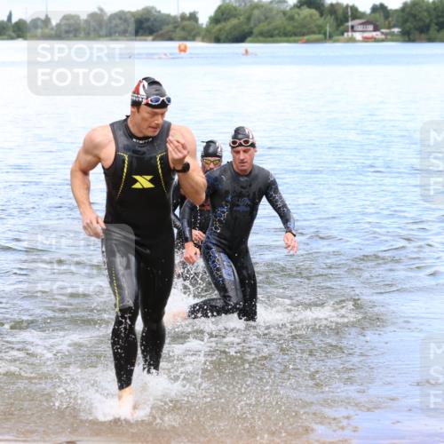 16.06.2024 - 26. Vierlanden-Triathlon Strokosch-Dieckow http://msf.ph/oto/6341782 16.06.2024 13:14:42 Schwimmen  meine-sportfotos.de