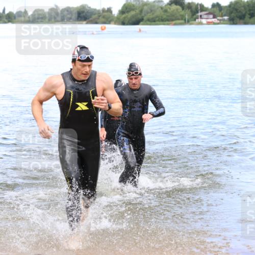 16.06.2024 - 26. Vierlanden-Triathlon Strokosch-Dieckow http://msf.ph/oto/6341784 16.06.2024 13:14:42 Schwimmen  meine-sportfotos.de