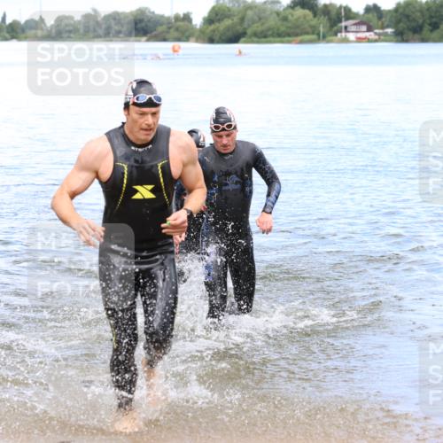16.06.2024 - 26. Vierlanden-Triathlon Strokosch-Dieckow http://msf.ph/oto/6341786 16.06.2024 13:14:43 Schwimmen  meine-sportfotos.de