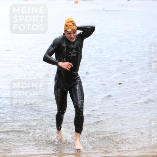 16.06.2024 - 26. Vierlanden-Triathlon Strokosch-Dieckow http://msf.ph/oto/6341787 16.06.2024 13:07:18 Schwimmen  meine-sportfotos.de