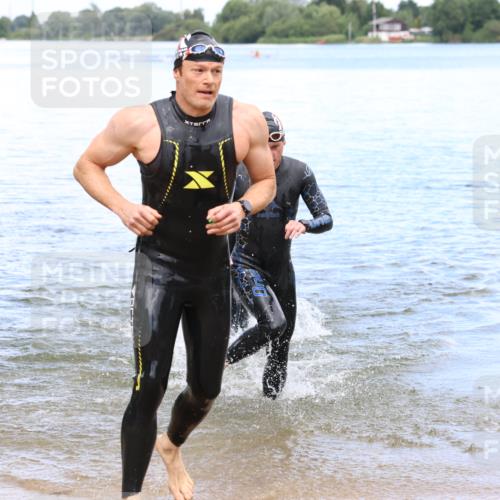 16.06.2024 - 26. Vierlanden-Triathlon Strokosch-Dieckow http://msf.ph/oto/6341792 16.06.2024 13:14:43 Schwimmen  meine-sportfotos.de