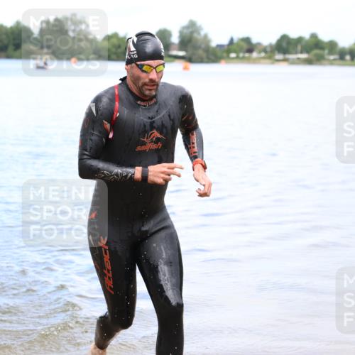 16.06.2024 - 26. Vierlanden-Triathlon Strokosch-Dieckow http://msf.ph/oto/6341796 16.06.2024 13:14:46 Schwimmen  meine-sportfotos.de