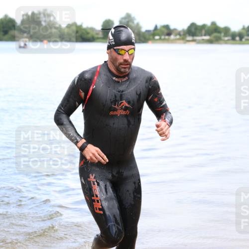 16.06.2024 - 26. Vierlanden-Triathlon Strokosch-Dieckow http://msf.ph/oto/6341797 16.06.2024 13:14:46 Schwimmen  meine-sportfotos.de