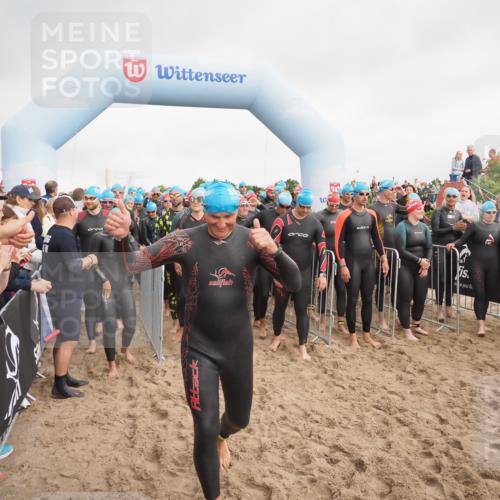 23.06.2024 - Viking Triathlon MichiJ http://msf.ph/oto/6342216 23.06.2024 10:04:08 Schwimmen 27, 35, 38, 65, 152, 161, 171, 220, 294, 332, 344, 347, 419, 445, 455, 462, 603, 614 meine-sportfotos.de