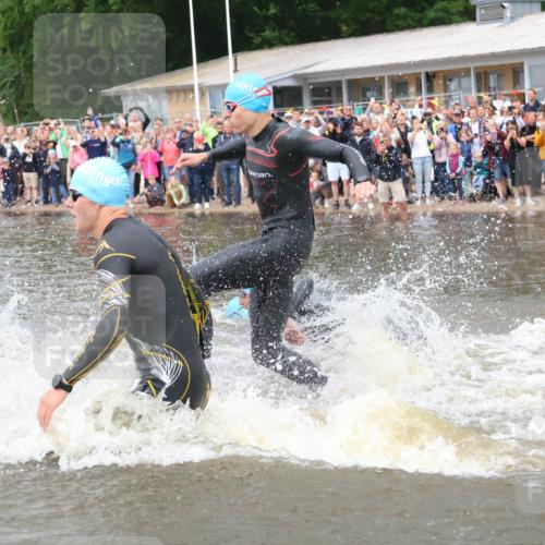 23.06.2024 - Viking Triathlon H.Heesch http://msf.ph/oto/6342503 23.06.2024 10:00:28 Schwimmen 1, 2, 3, 10, 25, 30, 37, 158, 293, 465, 661, 662 meine-sportfotos.de