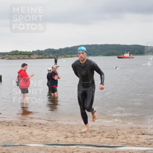 23.06.2024 - Viking Triathlon MichiJ http://msf.ph/oto/6342682 23.06.2024 10:25:03 Schwimmen 2 meine-sportfotos.de