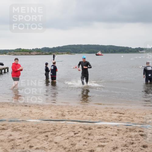 23.06.2024 - Viking Triathlon MichiJ http://msf.ph/oto/6342702 23.06.2024 10:25:26 Schwimmen 25, 658 meine-sportfotos.de
