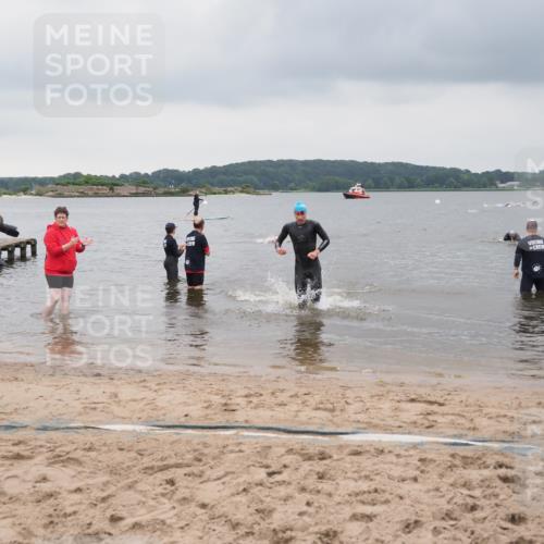 23.06.2024 - Viking Triathlon MichiJ http://msf.ph/oto/6342703 23.06.2024 10:25:26 Schwimmen 25, 658 meine-sportfotos.de